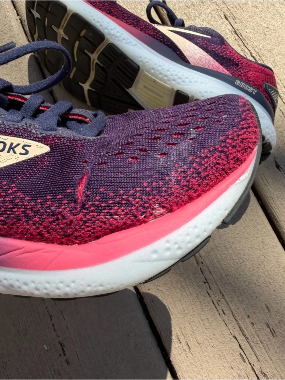 Brooks Ghost 16 Running Shoes Size 6.5 Medium Peacoat Raspberry‎